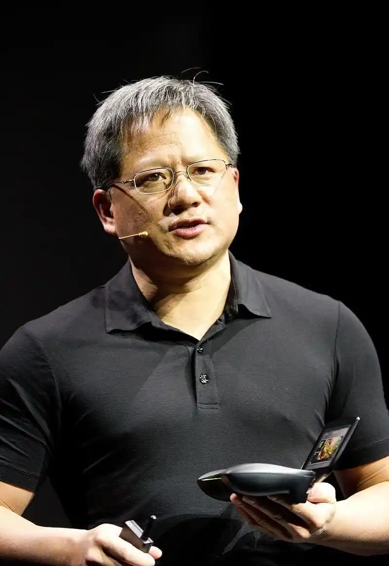 黄仁勋罕见盛赞华为：中国AI不落后的潜台词是什么？ - 第1张