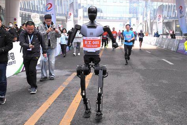 FPGA：人形机器人马拉松背后的“隐形冠军”