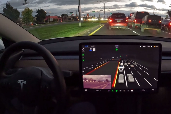 特斯拉的“闪电刹车”：FPGA 如何做到 5ms 内识别行人？