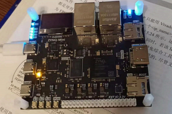 最简单的LED流水灯（含源码）